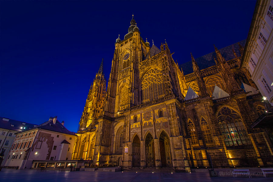 Photo of St. Vitus Cathedral at night